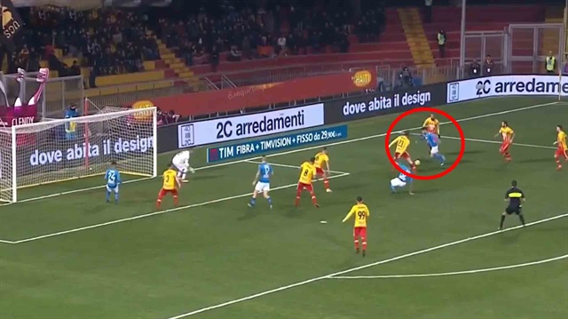 Mertens'in akıl dolu golü İtalya'da günün konusu oldu