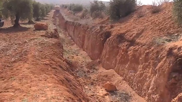 PYD/PKK'nın dağı tepeyle bağladığı hendek ortaya çıkarıldı