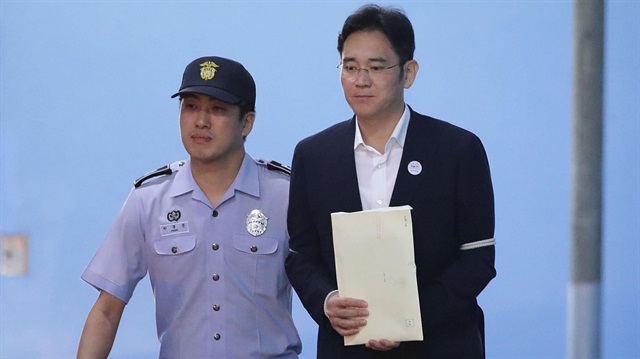 Samsung'un patronuna soruşturma şoku