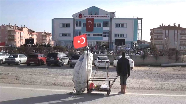 Selam olsun sana kalbi güzel insan