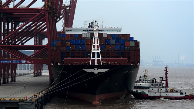 İngiltere'de dış ticaret açığı büyüyor.
