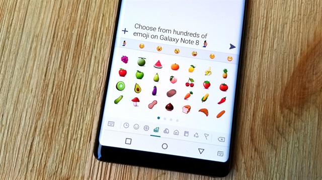 Samsung eski ve yanlış anlaşılmalara sebep olan emojilerini değiştiriyor.