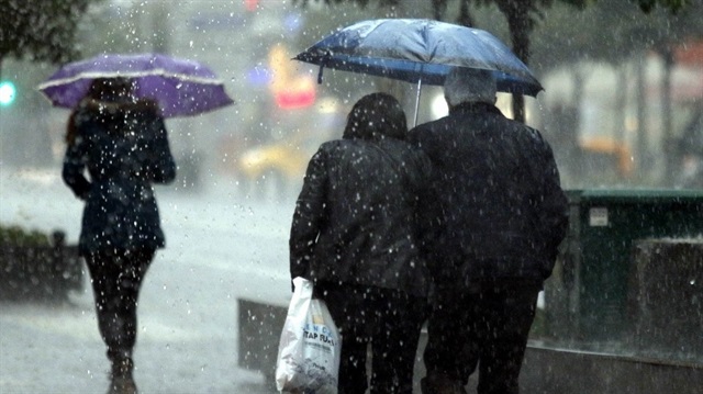 Meteorolojiden bazı illere sağanak yağış uyarısı yapıldı.