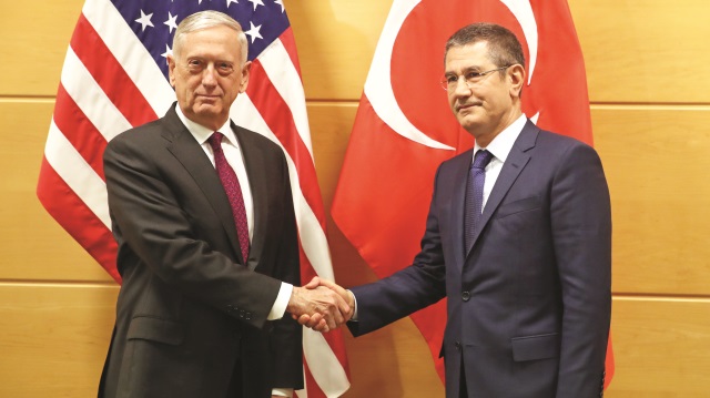 Milli Savunma Bakanı Nurettin Canikli, Roma’da ABD’li mevkidaşı James Mattis’le görüştü.