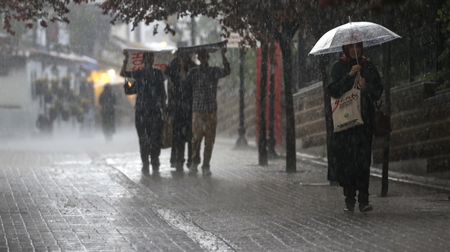 Meteorolojiden bazı illere yağış uyarısı yapıldı.