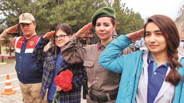 “En Büyük Aşk Vatan” sloganı sosyal medya kampanyasına dönüştü.