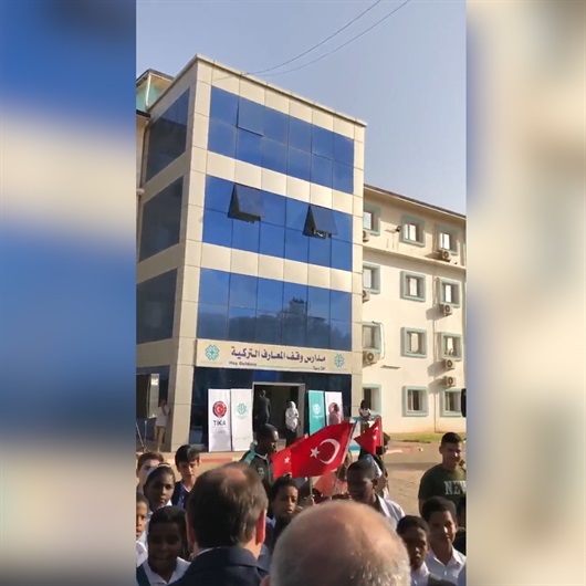 Sudan'da FETÖ'den devralınan okulda 'Dombra' sesleri