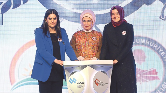 Jülide Sarıeroğlu - Emine Erdoğan - Fatma Betül Sayan Kaya
