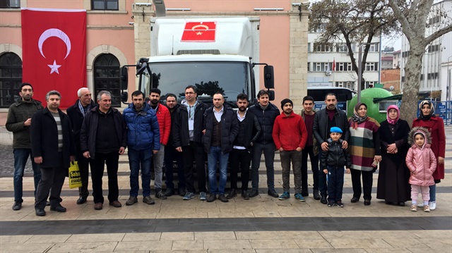 Elazığ'da, tarihi Kapalı Çarşı esnafı ve vatandaşlar Afrin'deki askerlerimize gıda malzemesi gönderdi.