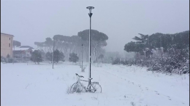 Rome wakes up to a blanket of snow as icy winds blow from Serbia