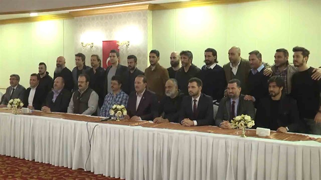 Sınır hattında Mehmetçiğe sanatçı ve futbolculardan anlamlı destek