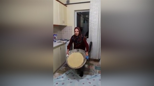 Künefe çevirme şovu hüsranla bitti