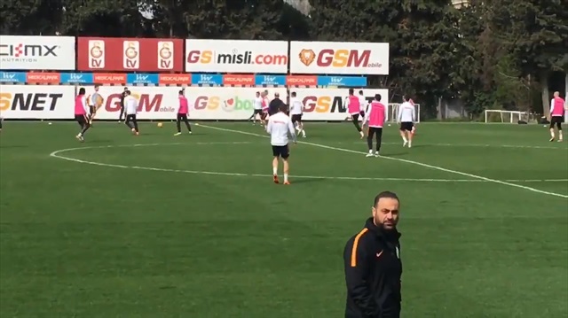 Hasan Şaş, kameramanın kontrasına espriyi patlatttı