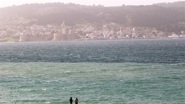 Çanakkale Boğazı’nın rengi değişti