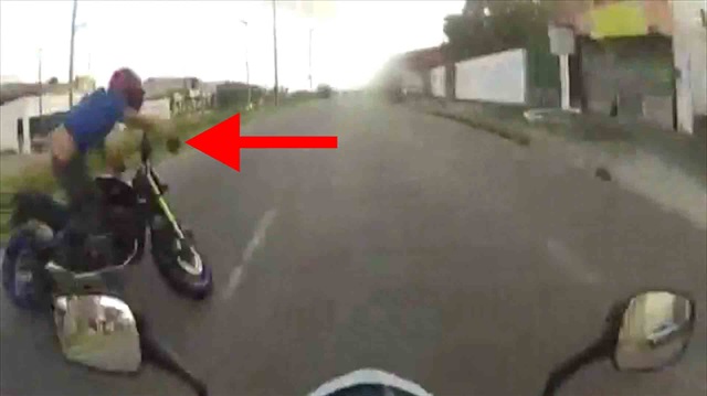 Hız tutkunu motosikletlilerin yarışı faciayla bitti