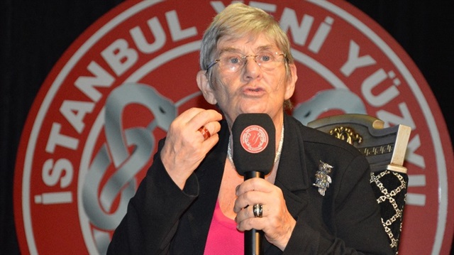 Prof. Dr. Canan Karatay, İstanbul Yeni Yüzyıl Üniversitesi’nin 8 Mart Dünya Kadınlar Günü vesilesiyle düzenlediği programa katıldı