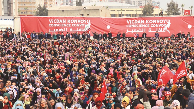 60 otobüsle İstanbul’dan yola çıkan ‘Vicdan Konvoyu’, Dünya Kadınlar Günü’nde 200 otobüsle Hatay’a vardı.