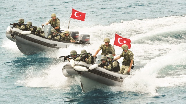 Tacizleri geri tepen Atina akıllanmıyor