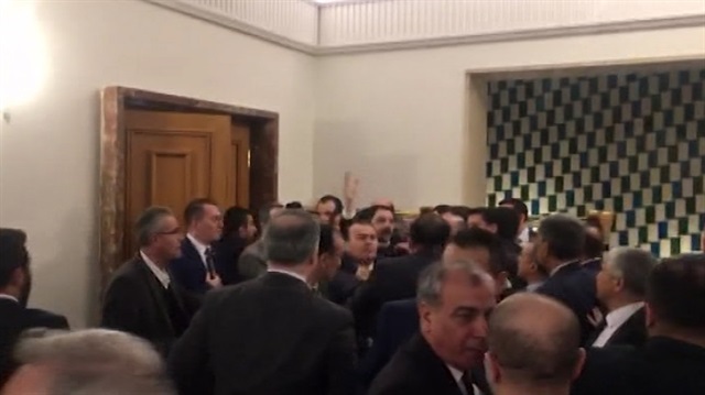 Meclis'te kavga anları kameralara böyle yansıdı!