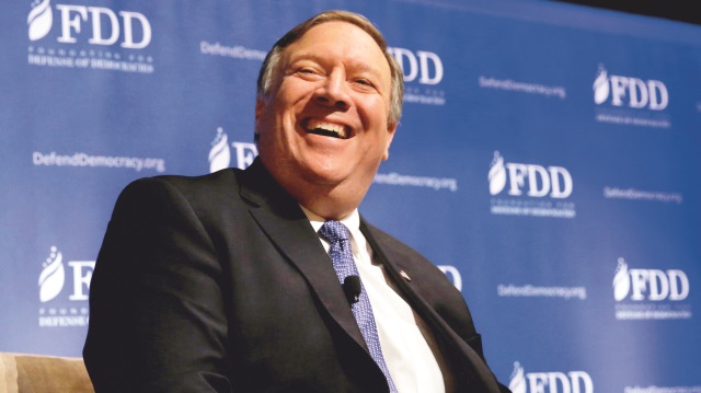 Mike Pompeo, Türkiye’de 15 Temmuz FETÖ darbe girişimine açık destek veren Washington merkezli Demokrasiyi Savunma Vakfı’nın (FDD) toplantısına da katılmıştı.
