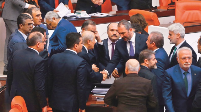 Önceki gün saat 14.00’de toplanan TBMM Genel Kurulu, 20 saat mesai yaptı.