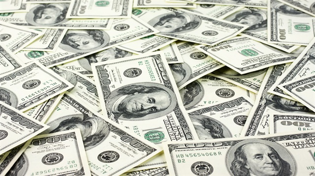 İstanbul serbest piyasada dolar 3,8660 liradan, avro 4,7950 liradan güne başladı.