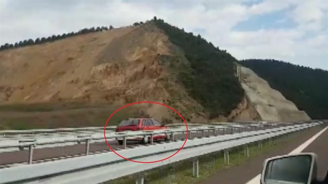 Bursa'da otobanda meydana gelen feci kaza kamerada!