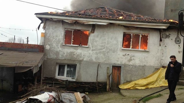 Zonguldak'ın Çaycuma ilçesinde meydana gelen yangın.