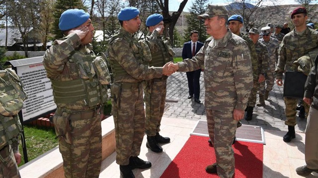 Genelkurmay Başkanı Orgeneral Akar birlikleri denetledi.