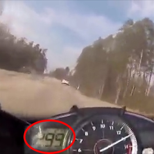 299 km hızla Mercedes'e yetişemeyen Yamaha'nın dramı