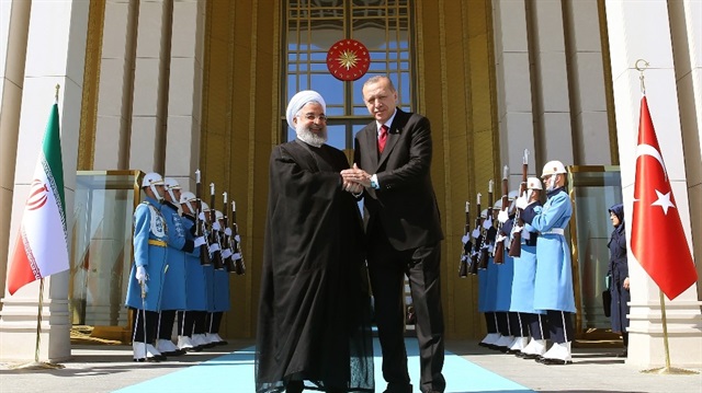 Cumhurbaşkanı Erdoğan, İran Cumhurbaşkanı Ruhani’yi Külliyede karşıladı