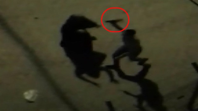 Satır ve bıçakların havada uçuştuğu kavga anbean görüntülendi