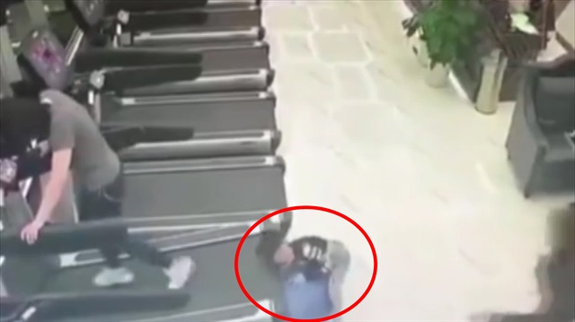 Spor salonunda yürekleri ağza getiren kaza kamerada