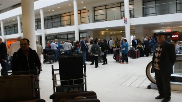 Almanya'da havalimanı grevleri yolcuları perişan etti