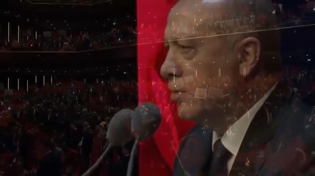 Cumhurbaşkanı Erdoğan 'Bil oğlum' şarkısına böyle eşlik etti