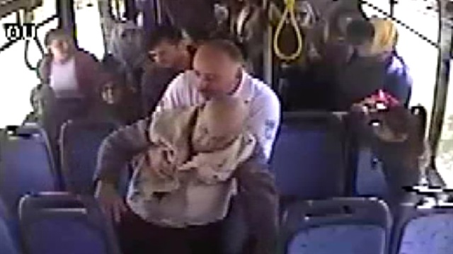 Kahraman şoför kalp krizi geçiren yolcuyu hastaneye yetiştirdi