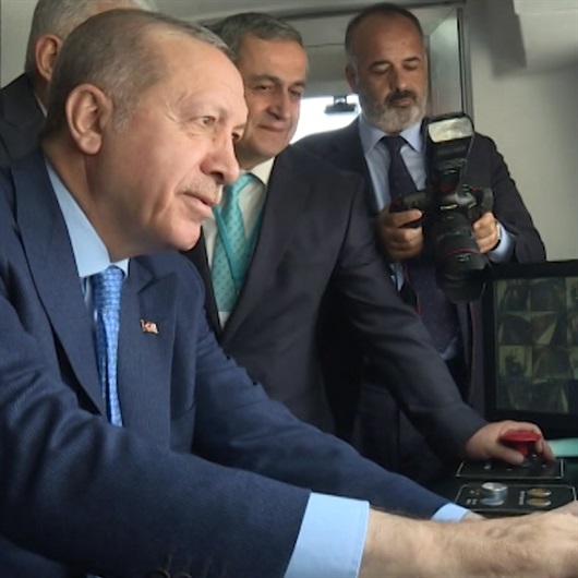 Cumhurbaşkanı Erdoğan Başkentrayı kullandı