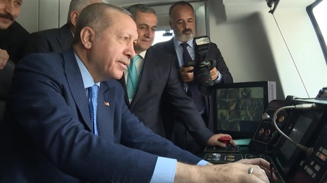 Cumhurbaşkanı Erdoğan Başkentrayı kullandı