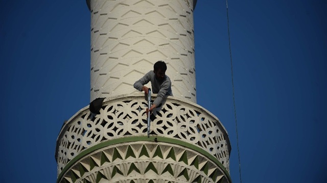 Tüfekle minareye çıkıp vatandaşlara böyle ateş açtı