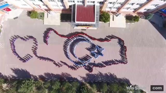 Malatyalı öğrencilerden muhteşem koreografi