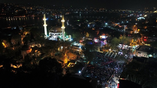 İstanbul’da Miraç Kandili’nde camiler doldu taştı