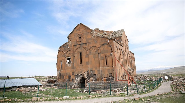 Büyük Katedral, bölge turizmi açısından oldukça önemli bir yere sahip.