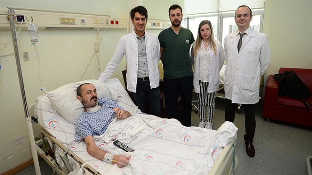 Ağzını tümör kaplayan hastaya bacağından alınan damarlı dokuyla damak ve dil yapıldı.