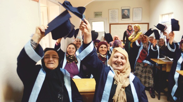 Kurslar ilk mezunlarını verdi