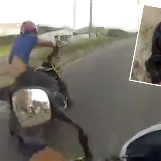 Yarışırken gelen feci kaza kask kamerasında