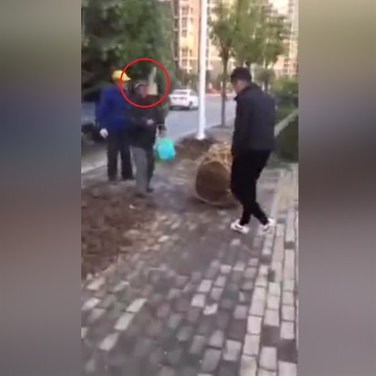 İşçinin başına gelen feci kaza kamerada