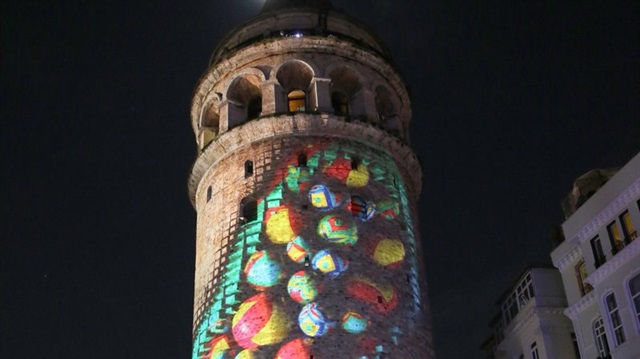 Galata Kulesi'nde muhteşem gösteri