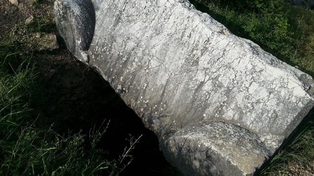 Sit alanında kazı yaparken yakalandılar.