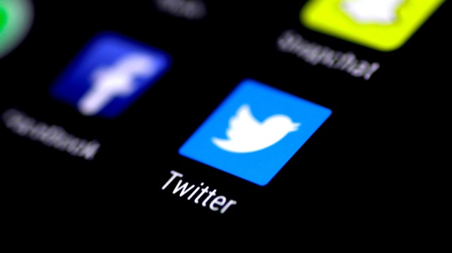Twitter finds bug, advises changing passwords Twitter finds bug, advises changing passwords