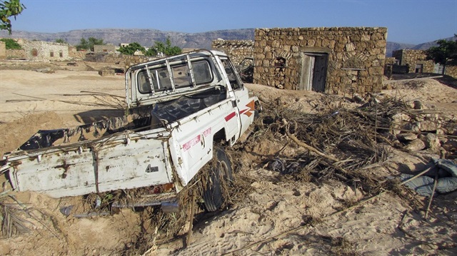 Yemeni leader stranded on island with Arab occupiers